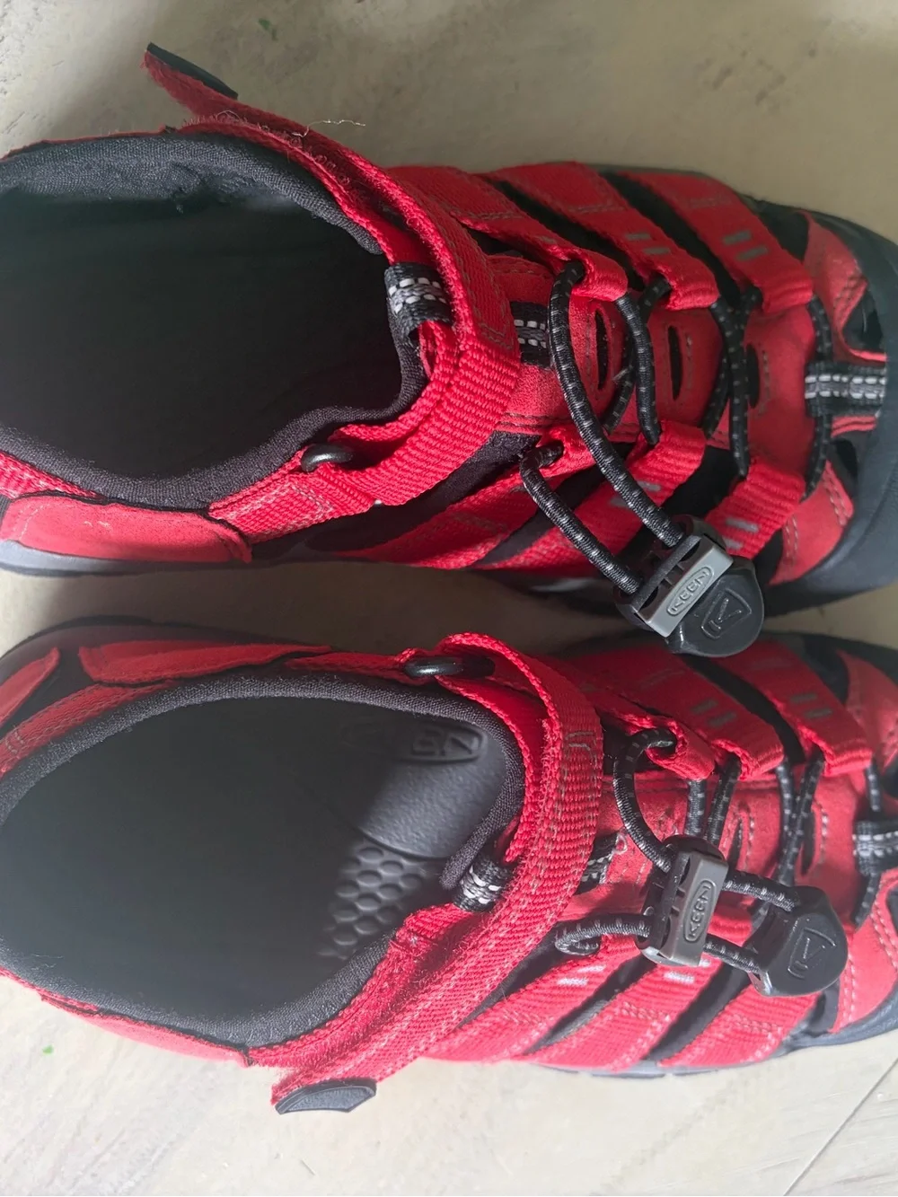 Keen Newport H2 Waterproof Outdoor Hiking Casual Sandals Size 2 Red Youth - MINT